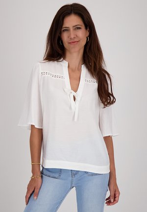 JE M'APPELLE, Blouse - wit
