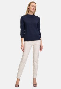 Betty Barclay BASIC-MIT STEHKRAGEN - Maglione - dunkelblau