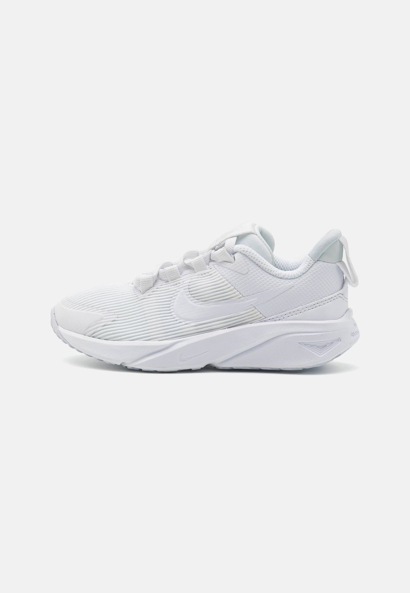 Nike Performance - STAR RUNNER 4 UNISEX - Competition running shoes - white/pure platinum, Enlarge