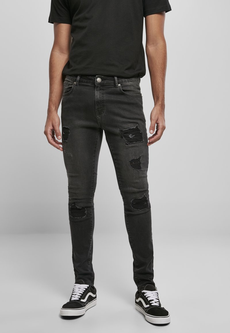 Urban Classics - HEAVY DESTROYED SLIM FIT JEANS - Pieguloša piegriezuma džinsi - realblk heavy destroyed washed, Palielināt