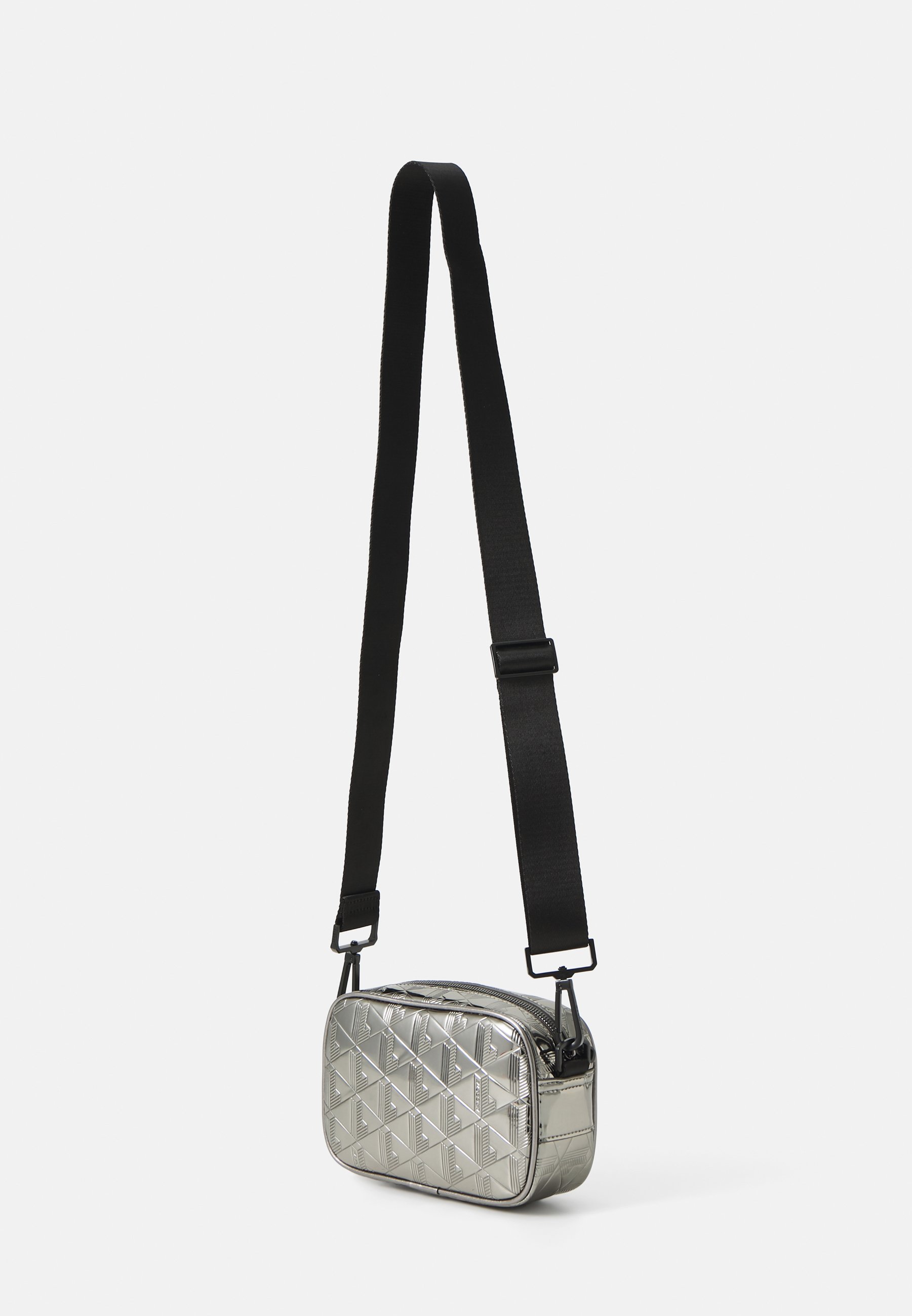 【LACOSTE】\"THE BLEND\"シーズナル クロスボディバッグ/silver Unisex The Blend Silver Shoulder Bag - Bags - New In 2025