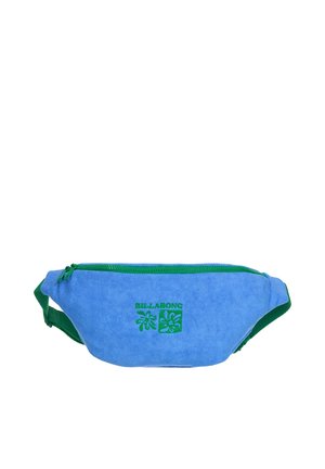 Sac banane en tissu bleu avec fermeture éclair et sangle vertes, arborant un logo Billabong vert et des motifs floraux à l'avant.
