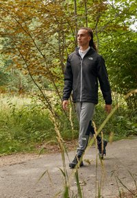 The North Face QUEST INSULATED JACKET - Winter jacket - black