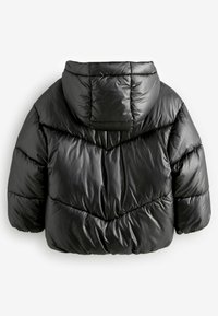 Doudoune noire avec une capuche structurée, un design matelassé, un matériau en nylon brillant et des poignets et un ourlet élastiqués.