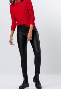 zero Pullover - red