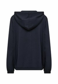 Hooded dukserica u tamnoplavoj boji. Ima duge rukave, elastične manžete i ravni rub. Materijal izgleda glatko s blago teksturiranom završnom obradom.