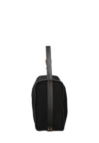 Borsa in tessuto nero con forma strutturata, dotata di manico in pelle e dettagli metallici color oro. Il design è caratterizzato da un tessuto testurizzato e linee pulite.