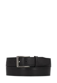 Cinturón de cuero negro con hebilla rectangular de metal plateado, textura lisa, diseño plano y varios agujeros para ajustar la talla.