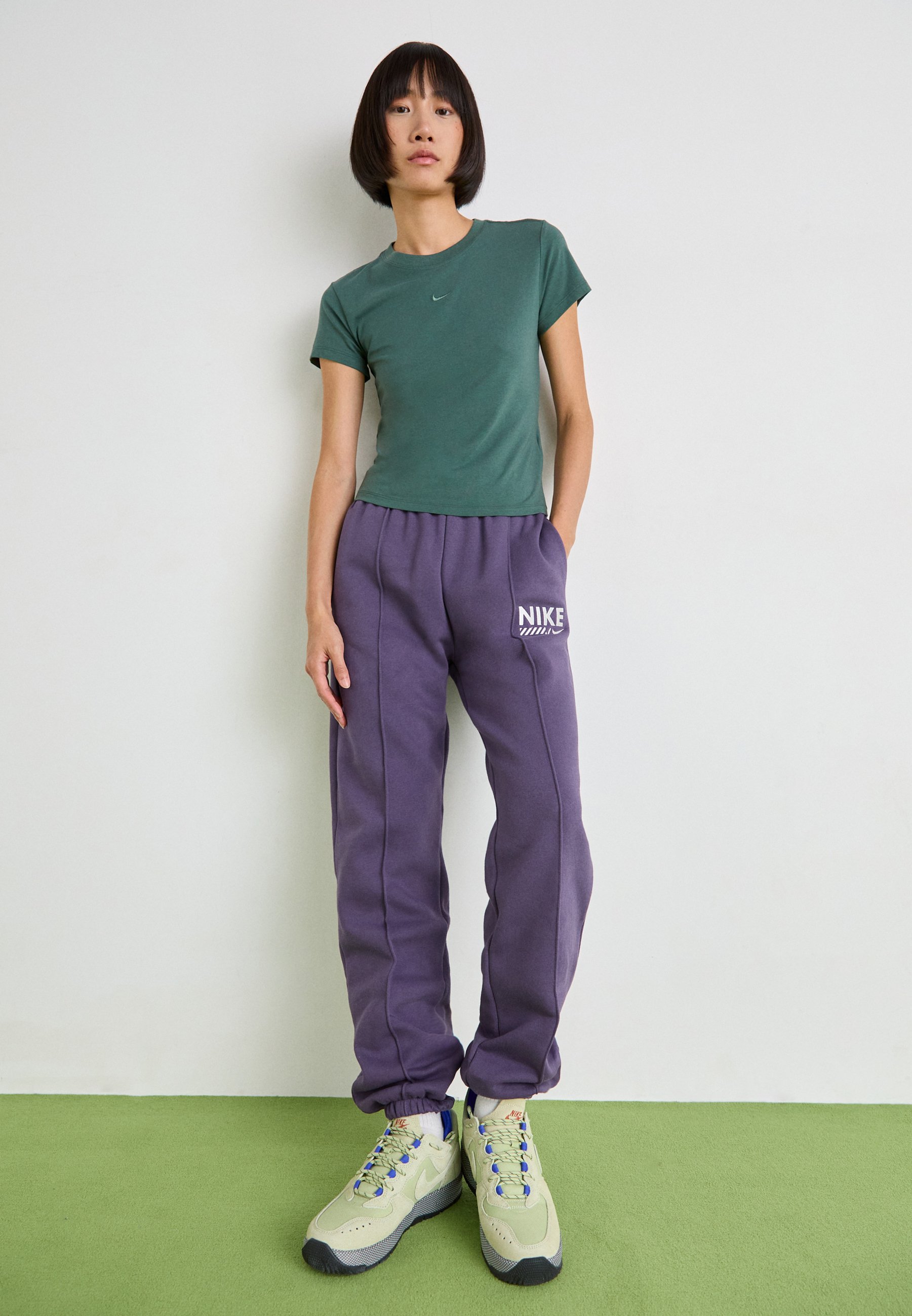 pantalon morado nike
