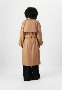 Calvin Klein CLASSIC LONG - Kišni ogrtač - tigers eye