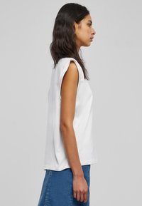 Urban Classics Pamata T-krekls - white