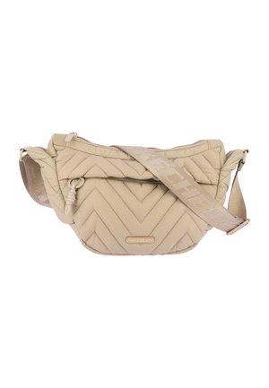 Beige quiltet crossbody taske med justerbar rem, front-lynlåslomme og lille mærkeetiket midt foran.