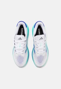 adidas Performance SUPERNOVA RISE - Hardloopschoenen voor op de weg - footwear white/lucid blue/flash aqua