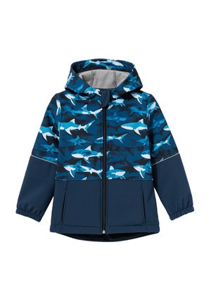 Granatowa kurtka dziecięca z kapturem z nadrukiem rekina na górnej połowie, zapinana na zamek błyskawiczny z przodu i elastycznymi ściągaczami na rękawach.