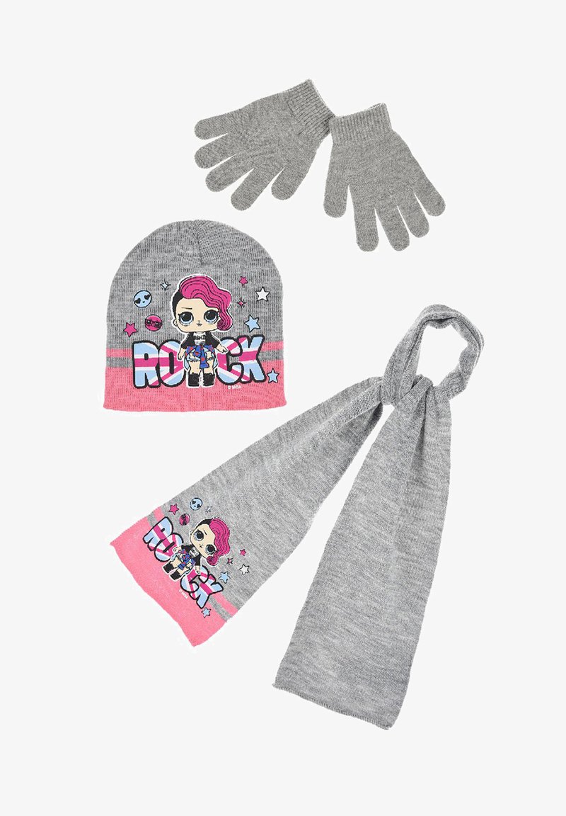 Conjunto de gorro de punto gris, guantes y bufanda que presenta un gráfico de un personaje con acentos en rosa y estrellas de colores. Textura suave, diseño casual.