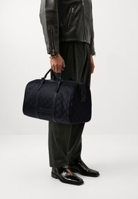 KARL LAGERFELD K/ETCH - Viikonloppukassi - black