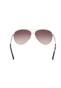 Gafas de sol aviador con lentes gradientes en gris, marco de metal plateado y brazos con patrón de carey. Almohadillas nasales ajustables para mayor comodidad.