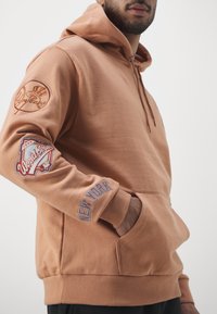 New Era MLB NEW YORK YANKEES WORLD SERIES HOODY - Vereinsmannschaften - beige