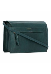Borsa a tracolla in pelle color blu petrolio con chiusura a pattina, logo dorato e tracolla removibile. Presenta una tasca frontale con zip e una texture granulata.