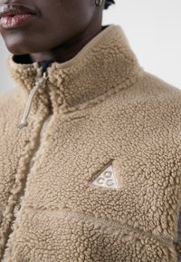 Nike ACG ACG "CANWELL GLACIER" - Chaqueta de invierno - khaki/summit white