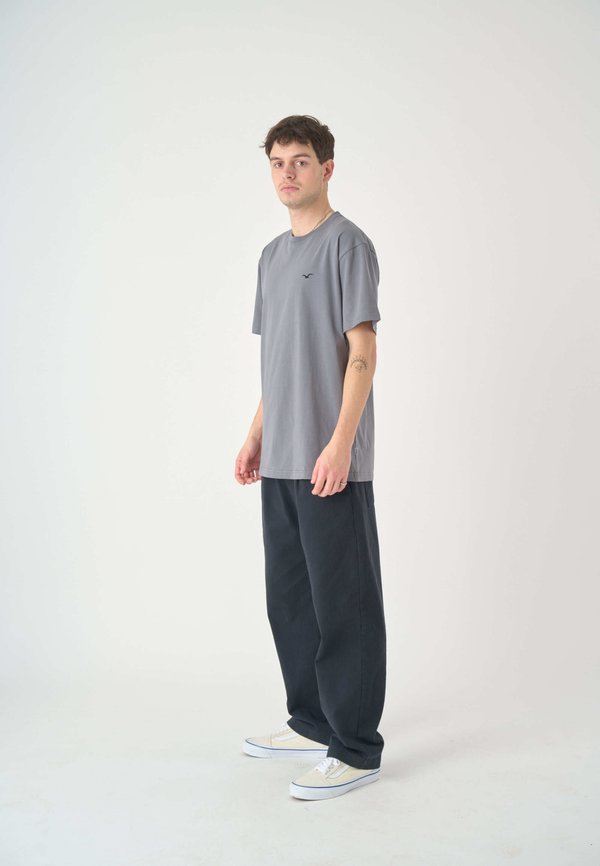 LIGULL BOXY 2 - T-Shirt basic - lava smoke