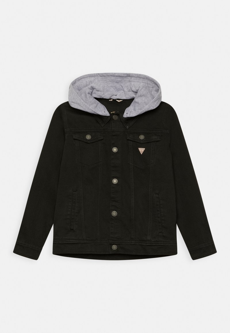 Veste en denim noire avec capuche grise, fermeture boutonnée devant, deux poches poitrine avec boutons et deux poches latérales, présentée sur fond blanc.