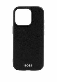 Custodia per telefono in pelle nera con superficie texturizzata, bordi arrotondati e un'apertura per la fotocamera. Presenta il logo argentato "BOSS" nella parte inferiore.