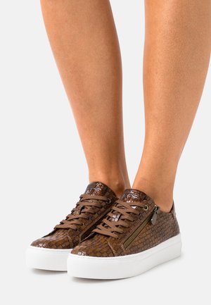 Trainers - cognac