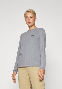 Patagonia LOGO RESPONSIBILITEE - Tops ar garām piedurknēm - gravel heather