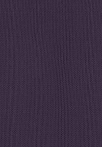 Dzianina w głębokim odcieniu fioletu, charakteryzująca się gładką teksturą i jednolitym wzorem ściegów. Brak widocznych akcentów lub detali hardware.