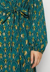 EVOKED VILA Vapaa-ajan mekko - green