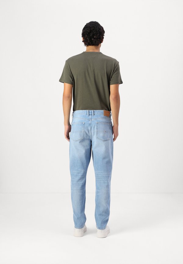 ISAAC TAPERED - Relaxed fit jeans - denim light4
