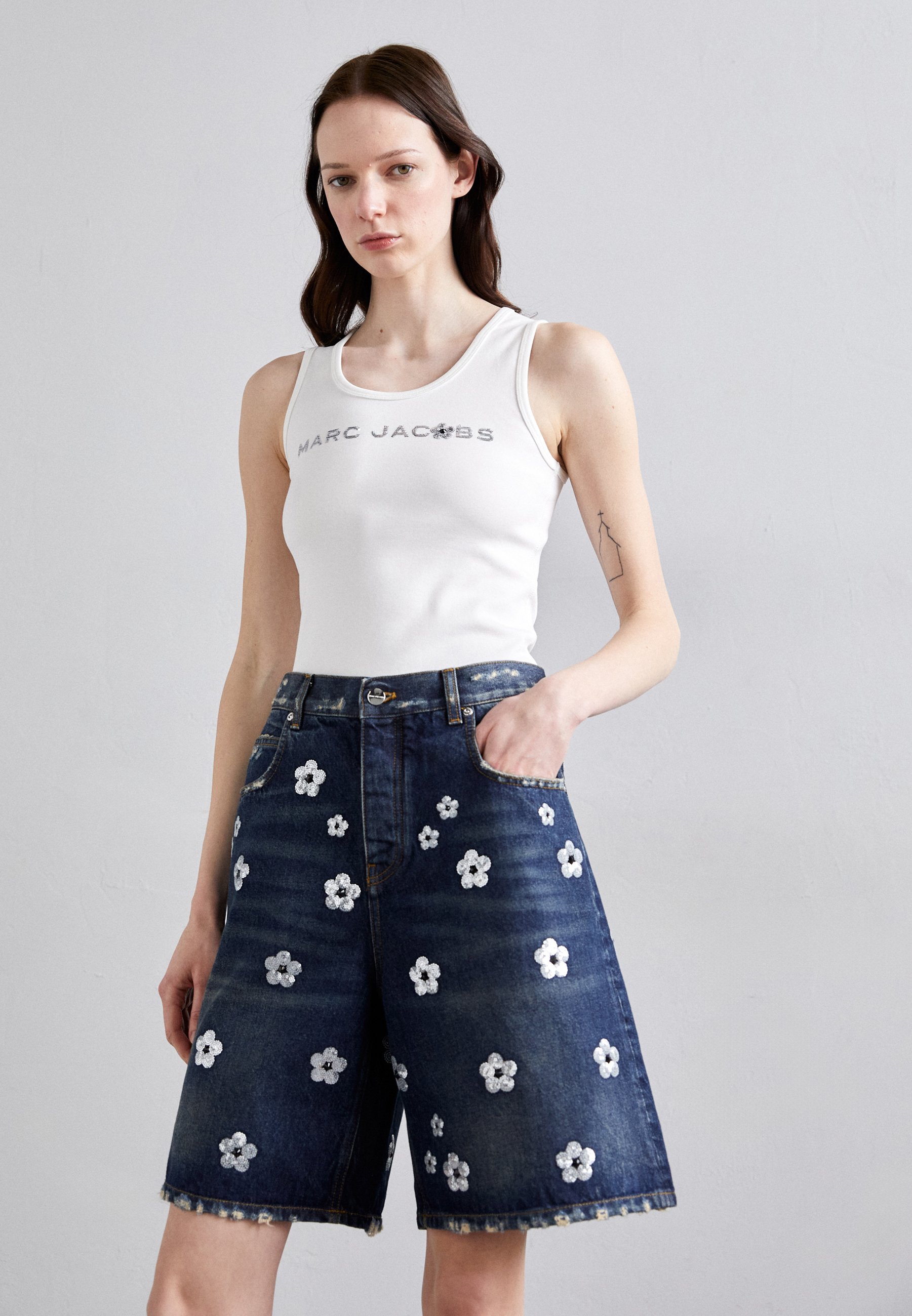 デニム・ジーパン MARC JACOBS 'Sequin Daisy Wide Leg' bermuda shorts Marc Jacobs Sequin Daisy Wide Leg Shorts | Shopbop