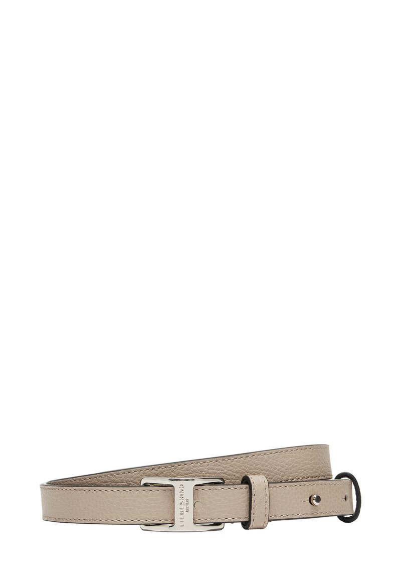 Leder-Gürtel in helltaupe mit glatter Textur, ausgestattet mit einer rechteckigen Schnalle in Silberoptik und mehreren Einstelllöchern.