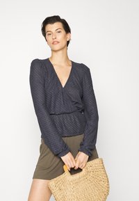 ONLY Tall ONLSTEFFIE - Blusa - night sky