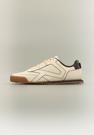 Calvin Klein, PAINTEDGE - Маратонки - light cashew/rocky brown