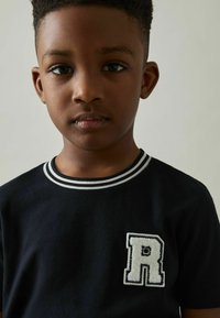Reiss Apdrukāts T-krekls - navy