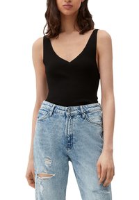 QS MIT V AUSSCHNITT - Top