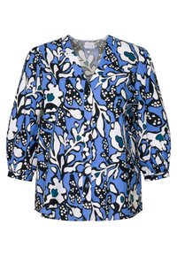 Blaue Bluse mit einem floralen Muster in Schwarz, Weiß und Türkis, mit einem V-Ausschnitt, durchgehender Knopfleiste und drei Viertel Puffärmeln.