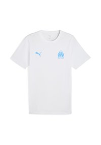 Bijela majica kratkih rukava od pamuka s svijetloplavim Puma logotipom i grbom Marseja na lijevoj strani prsiju. Glatka tekstura.
