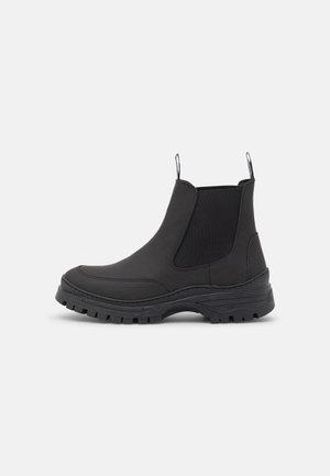 Plateaustiefelette - black