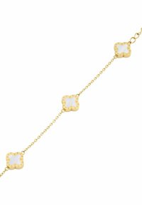 Guldarmband med tre blomformade länkar med vita emaljinsatser och strukturerad detaljering, som visar en minimalistisk design.