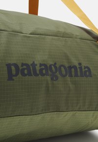 Patagonia BLACK HOLE DUFFEL 55L UNISEX - Holdall - buckhorn green