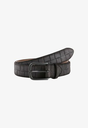 Zwarte geweven leren riem met een rechthoekige matte zwarte metalen gesp. De textuur is glad met een patroon van vierkanten.