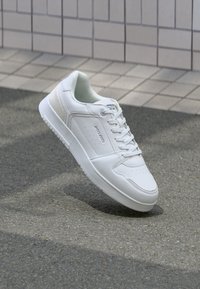 JFWEALING - Športni copati - white/silver