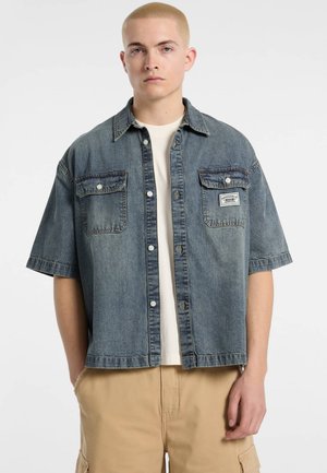 Guess IM BOXY SCHNITT - Denim jacket - blau