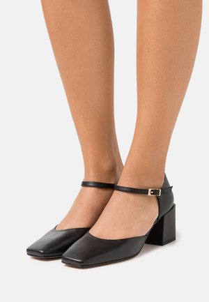 Pumps - black