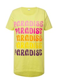 T-shirt gialla con la scritta "PARADISE" in rosa, arancione e viola, collo rotondo e maniche corte, realizzata in morbido cotone.