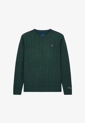 Grüner Kabelstrickpullover mit langen Ärmeln, geripptem Kragen und Saum, mit einem dezenten gestickten Logo auf der Brust. Weiche Textur.