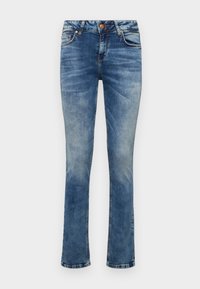 Jeans en denim bleu avec une coupe droite, finition délavée, cinq poches, braguette zippée et surpiqûres contrastées.